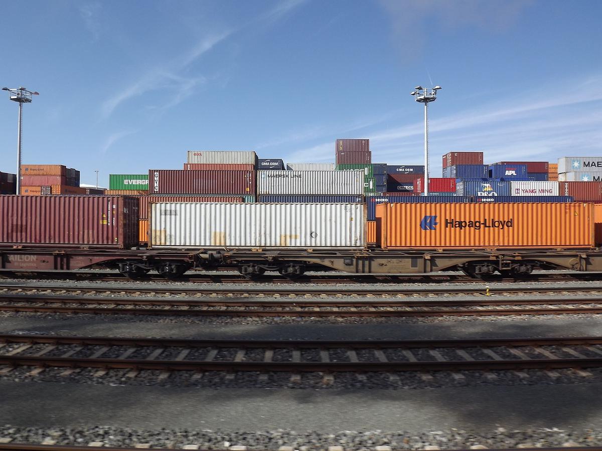 Container train at a freight terminal for a rail and road multimodal route